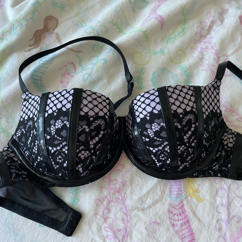 Victoria’s Secret Very Sexy Balconette balconet 32B
